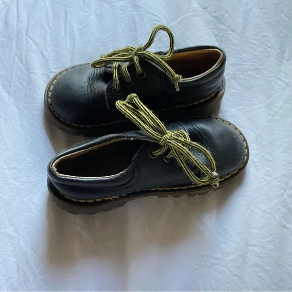 Childen’s Dr. Martens Oxfords - Picture 2 of 7